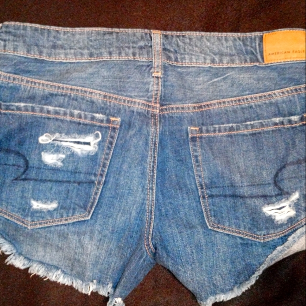 American Eagle jean shorts size 6 only been worn one time